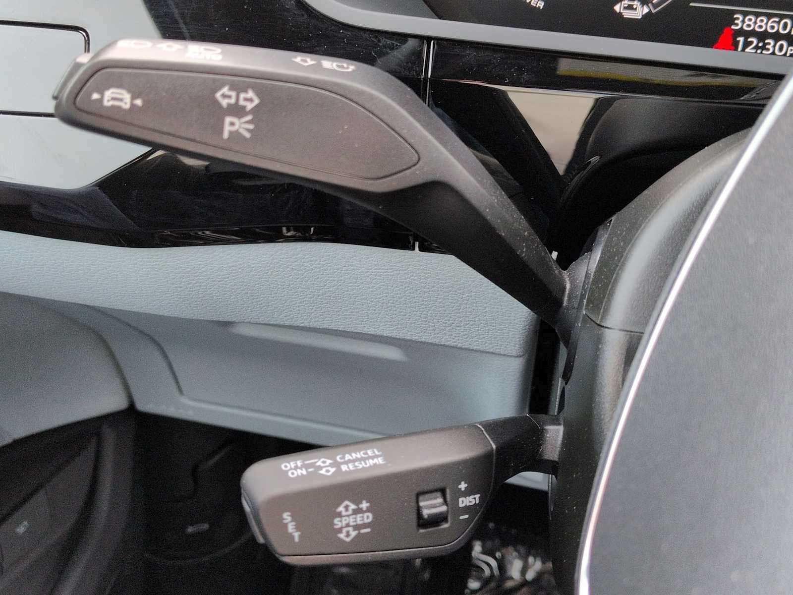 Thumbnail: 2023 Audi e-tron S - 29