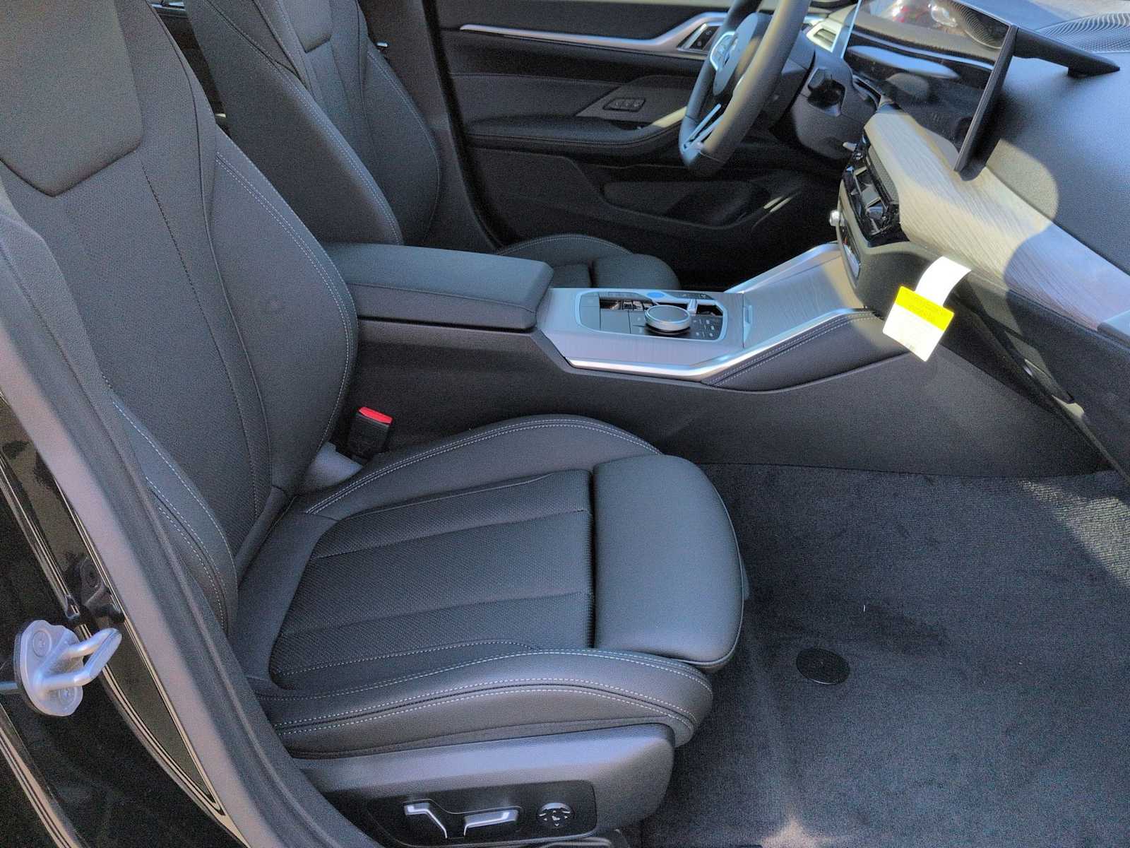 Thumbnail: 2026 BMW i4 - 24