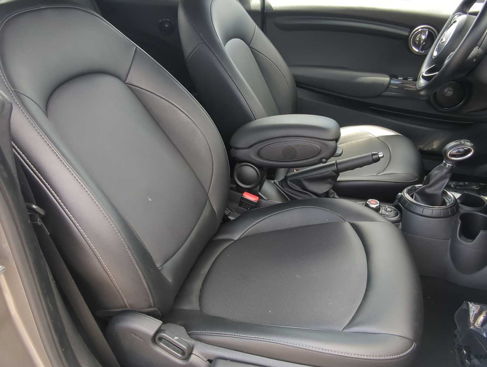 Thumbnail: 2016 MINI Cooper Convertible - 21