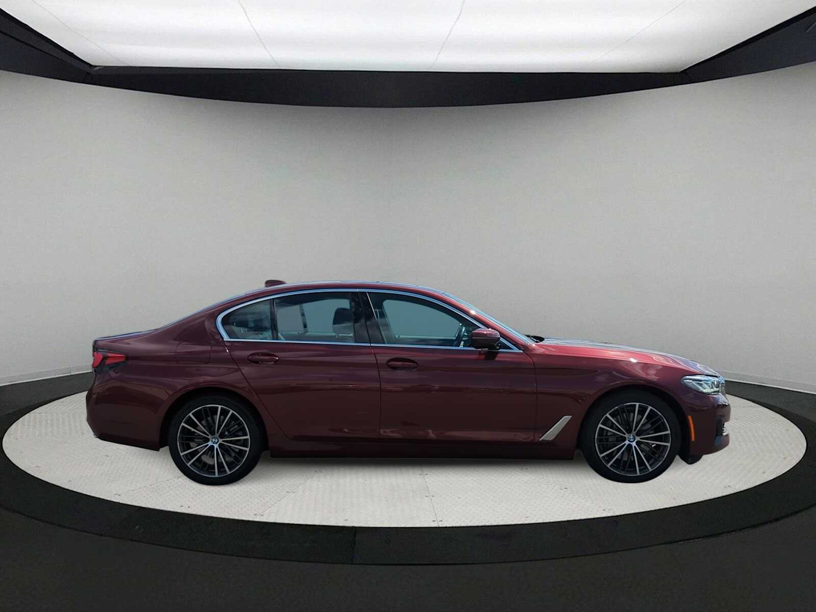 Thumbnail: 2023 BMW 5 Series - 9