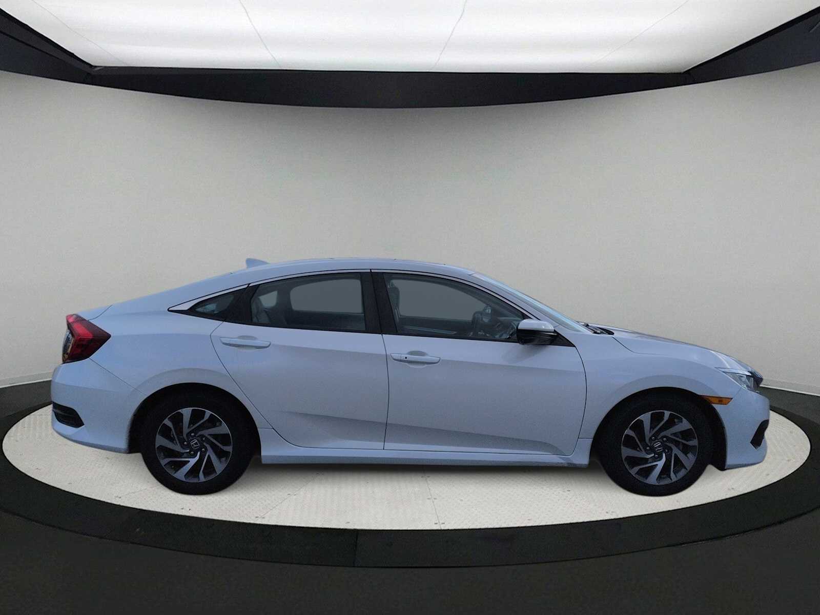 Thumbnail: 2018 Honda Civic - 9