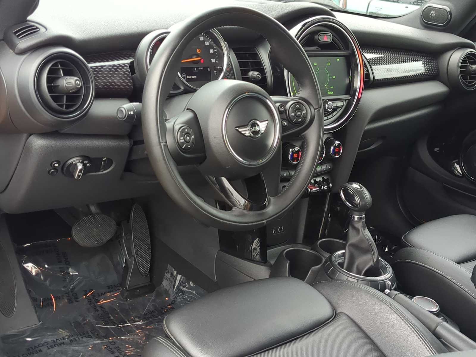 Thumbnail: 2017 MINI Cooper Hardtop - 10