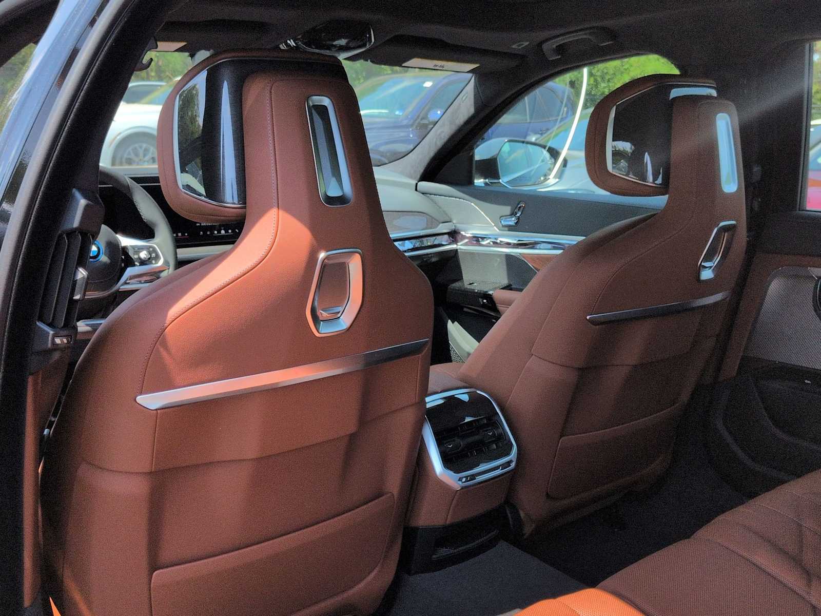 Thumbnail: 2026 BMW i7 - 19
