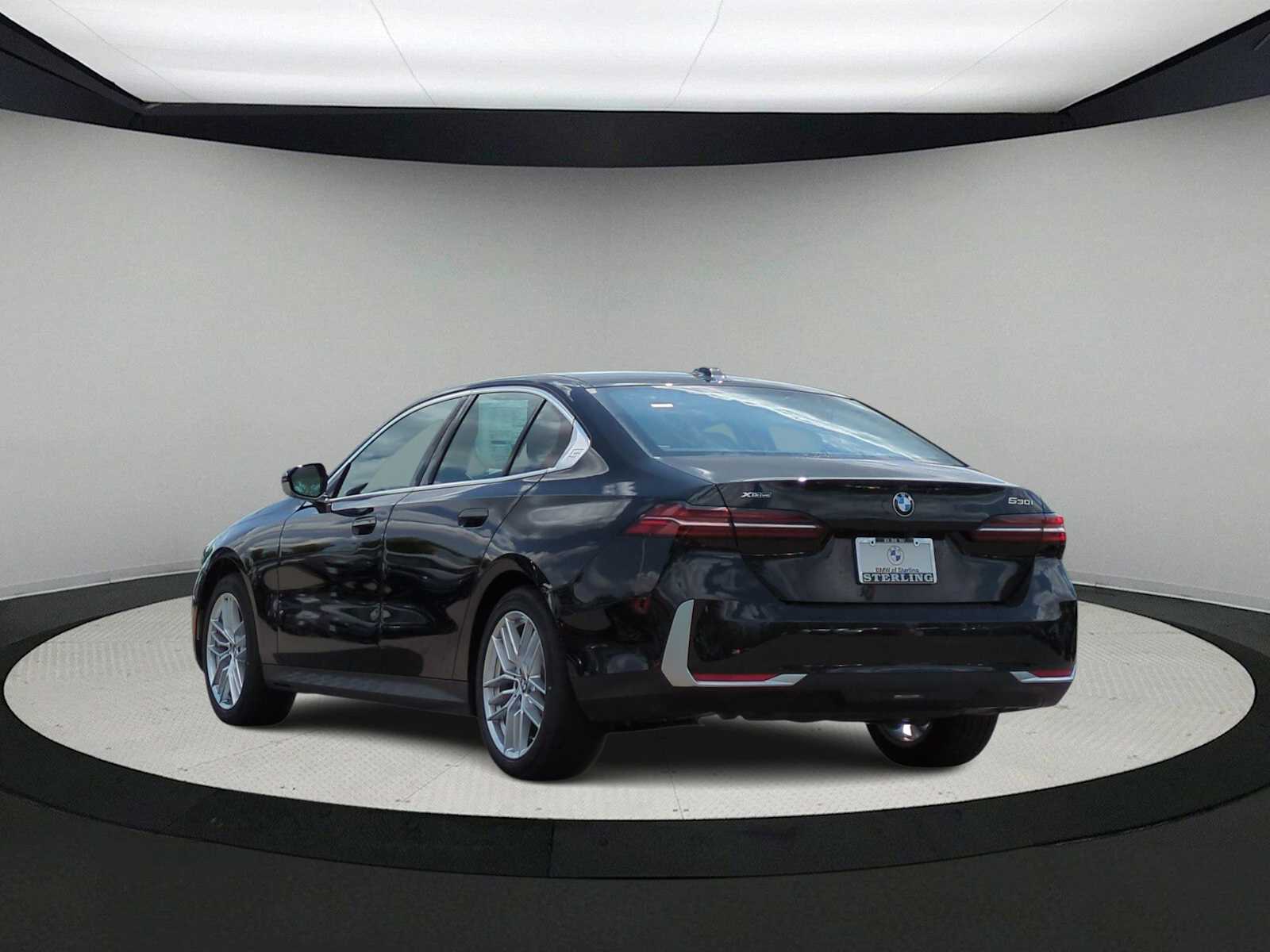 Thumbnail: 2025 BMW 5 Series - 6