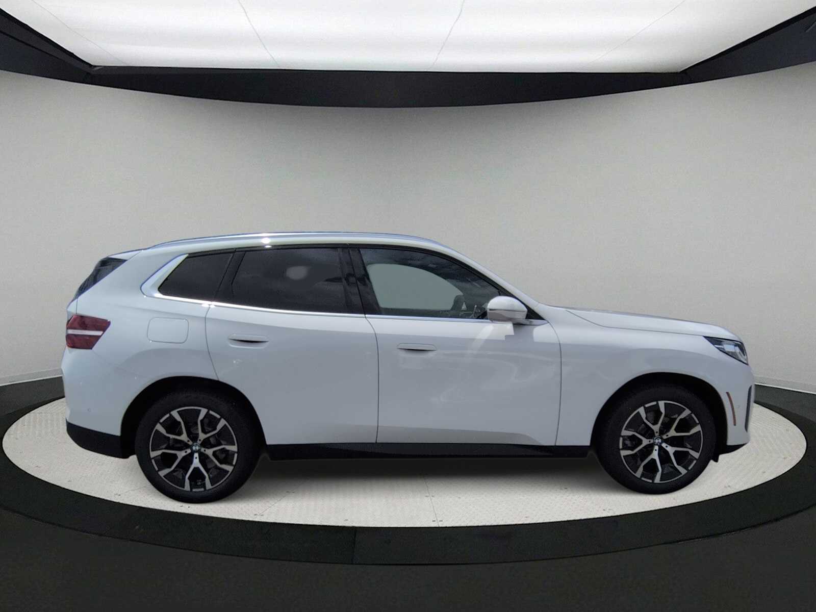 Thumbnail: 2026 BMW X3 - 8