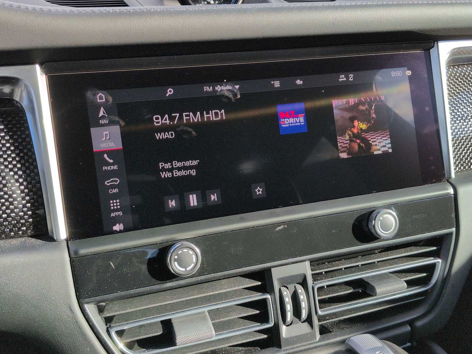 Thumbnail: 2023 Porsche Macan - 22