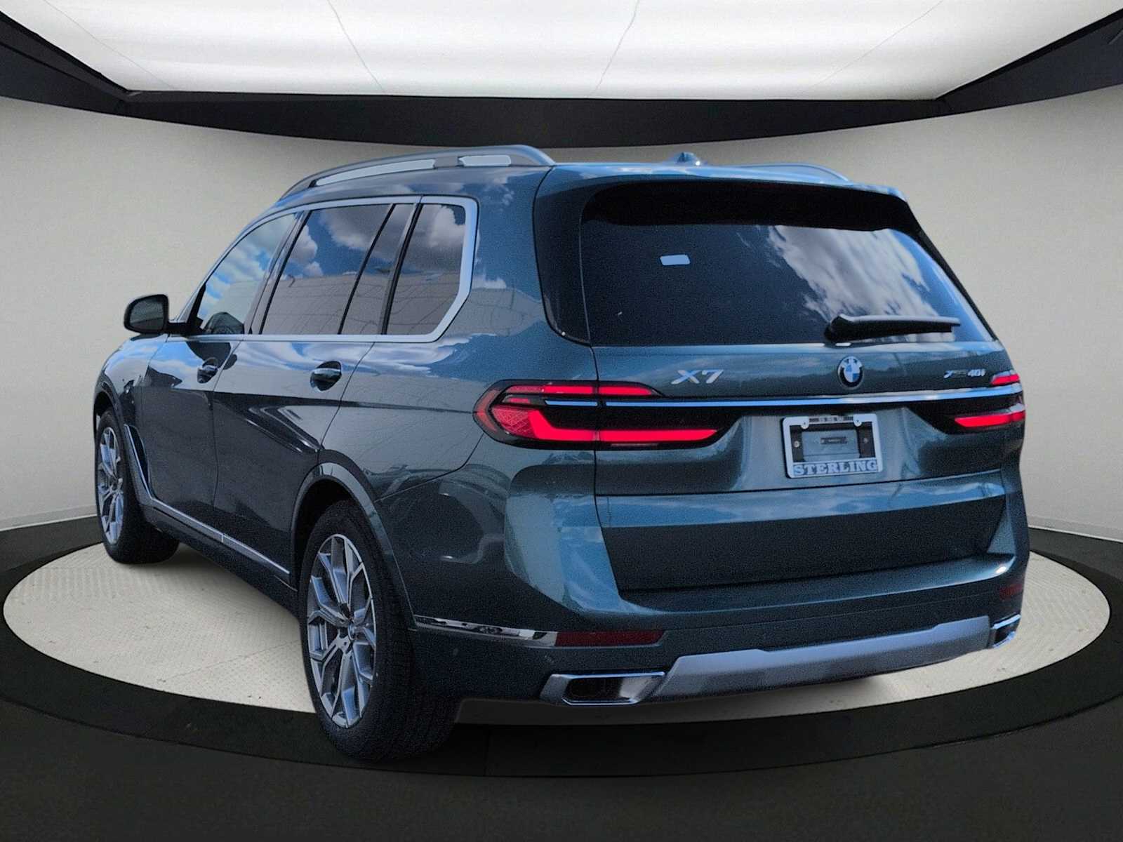 Thumbnail: 2026 BMW X7 - 6