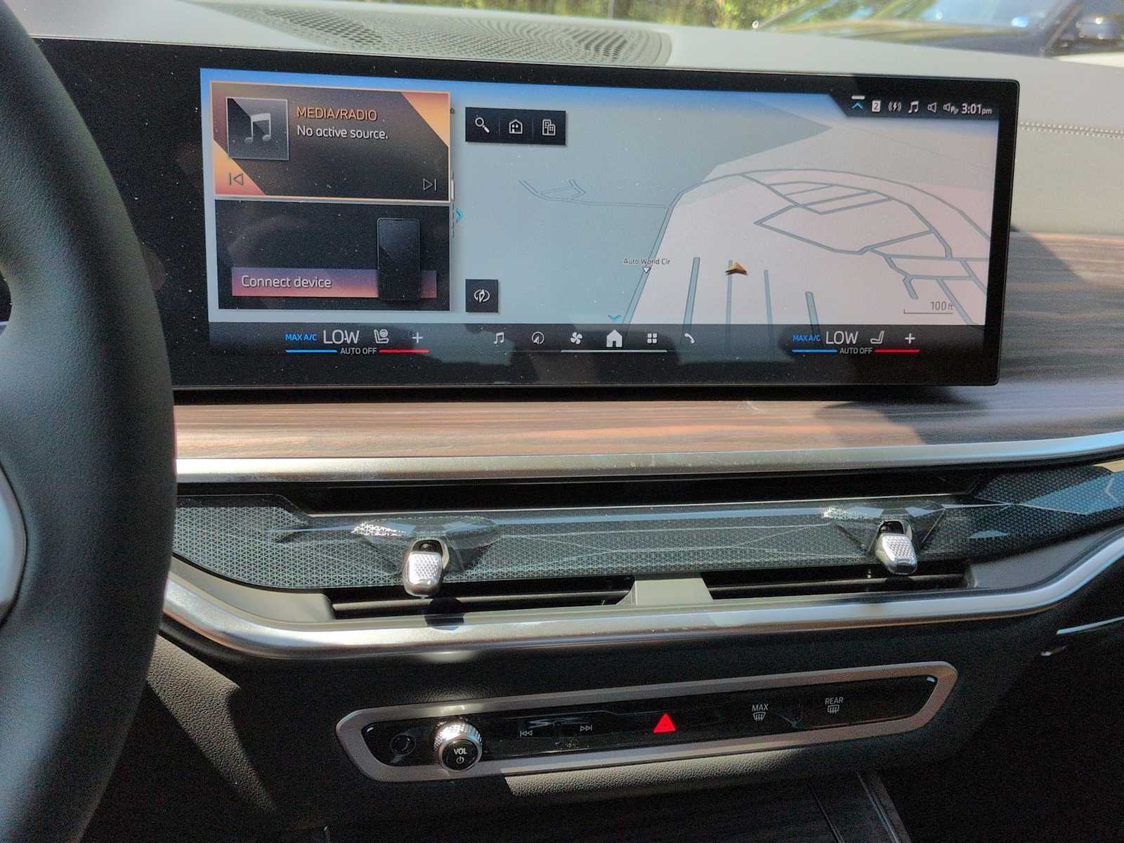 Thumbnail: 2027 BMW X7 - 30