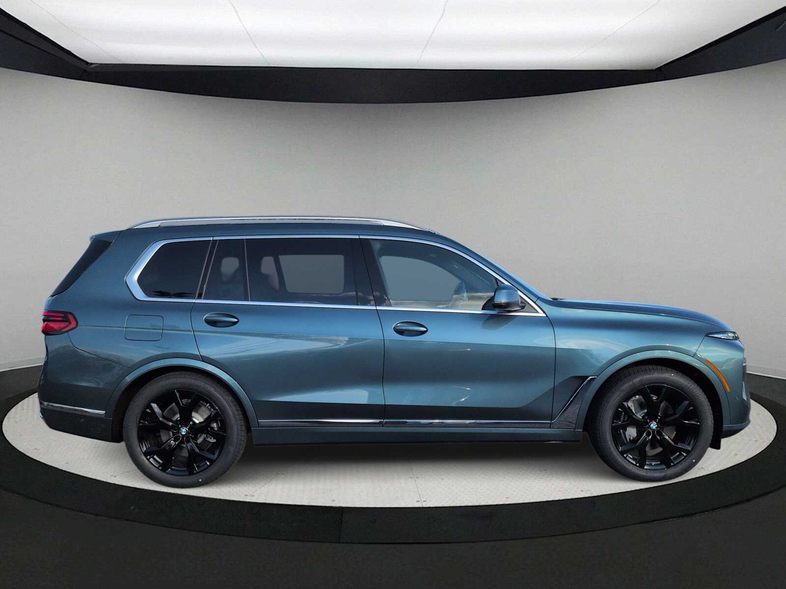 Thumbnail: 2026 BMW X7 - 9