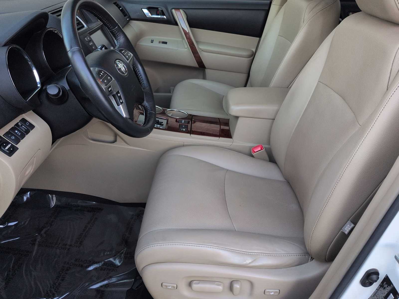 Thumbnail: 2011 Toyota Highlander - 17