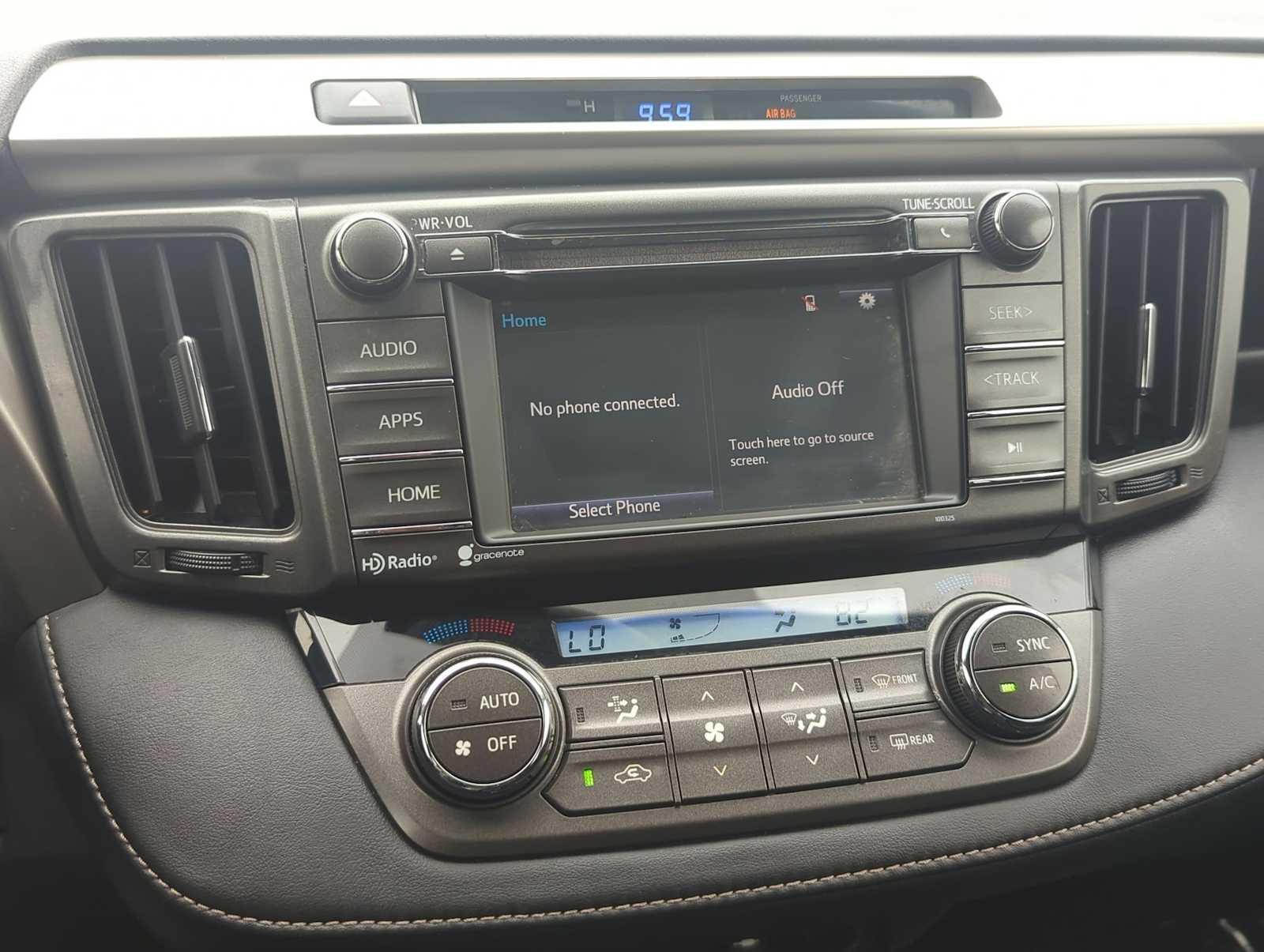 Thumbnail: 2015 Toyota RAV4 - 29