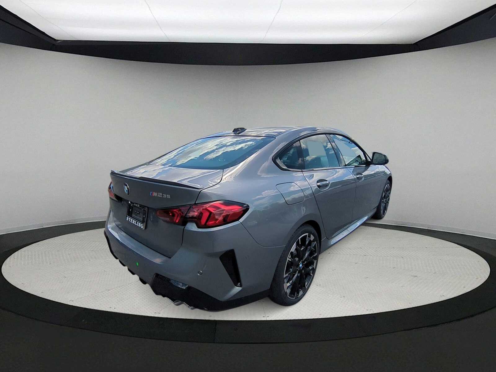 Thumbnail: 2025 BMW 2 Series - 8