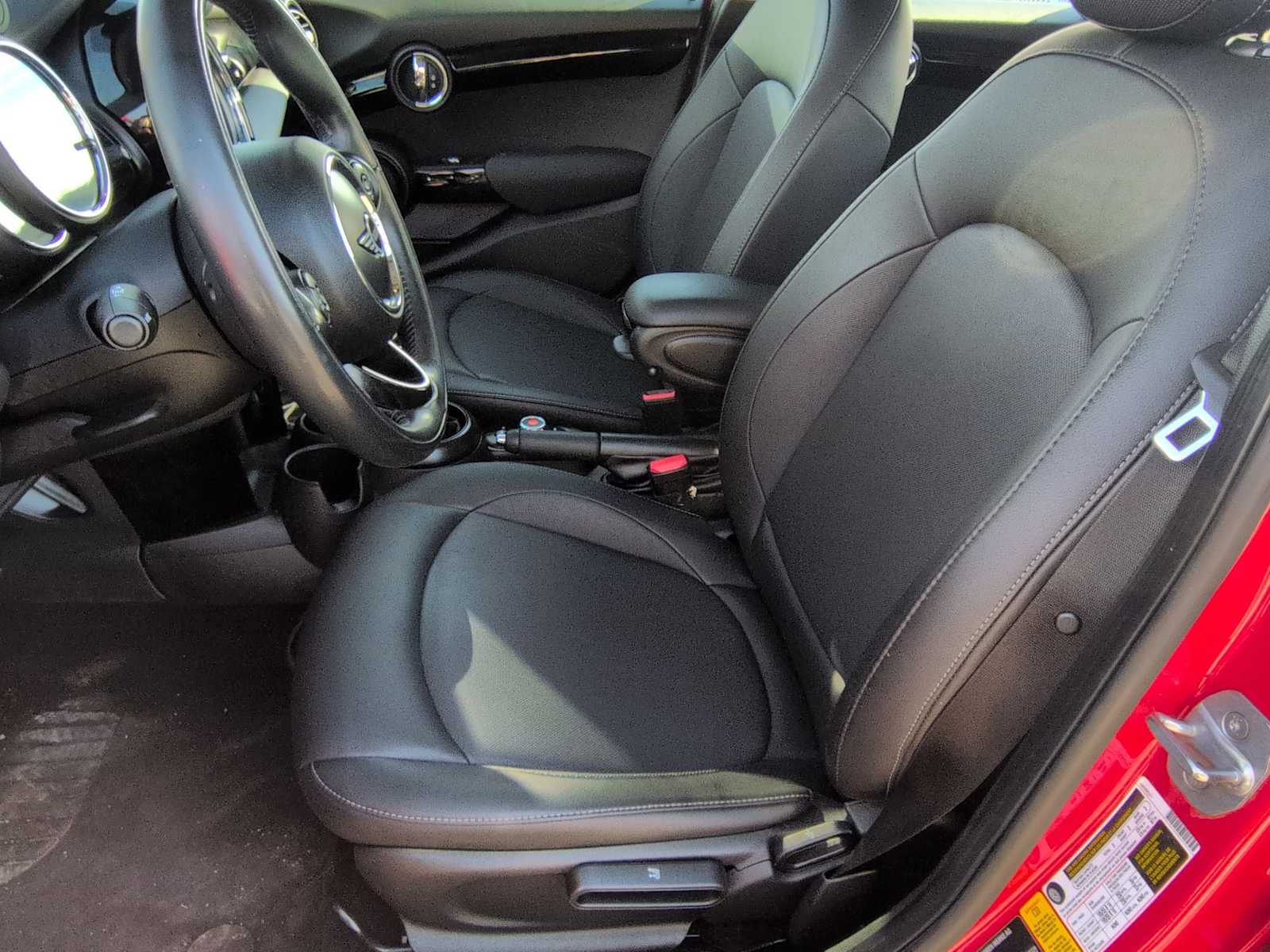 Thumbnail: 2019 MINI Cooper Hardtop - 17