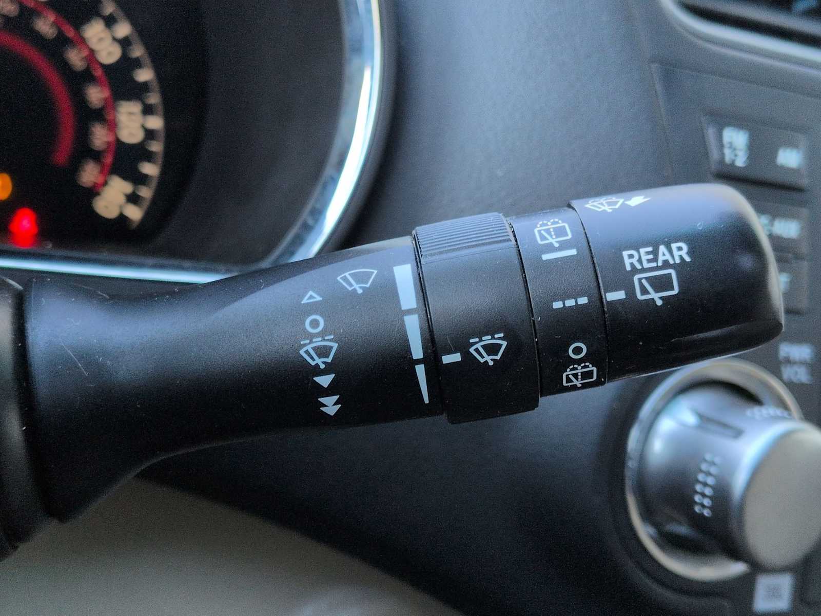 Thumbnail: 2011 Toyota Highlander - 28