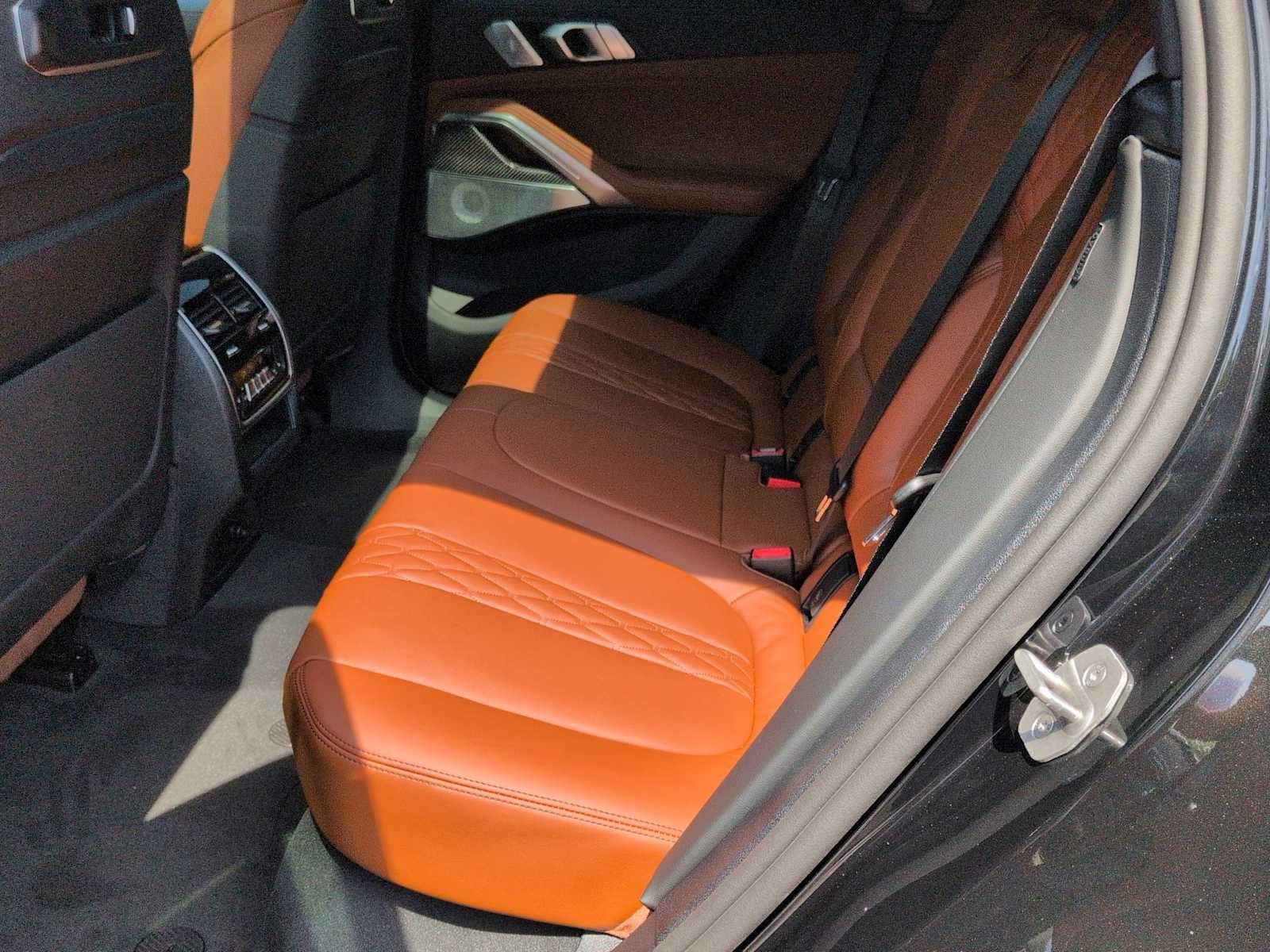 Thumbnail: 2027 BMW X6 - 21