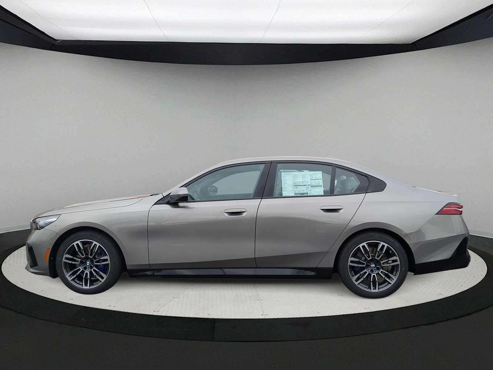 Thumbnail: 2026 BMW 5 Series - 4