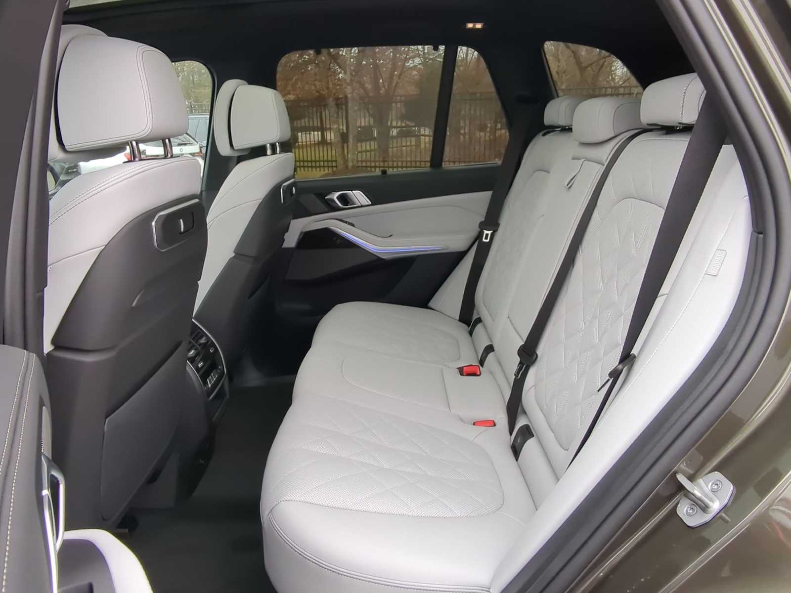 Thumbnail: 2026 BMW X5 - 21