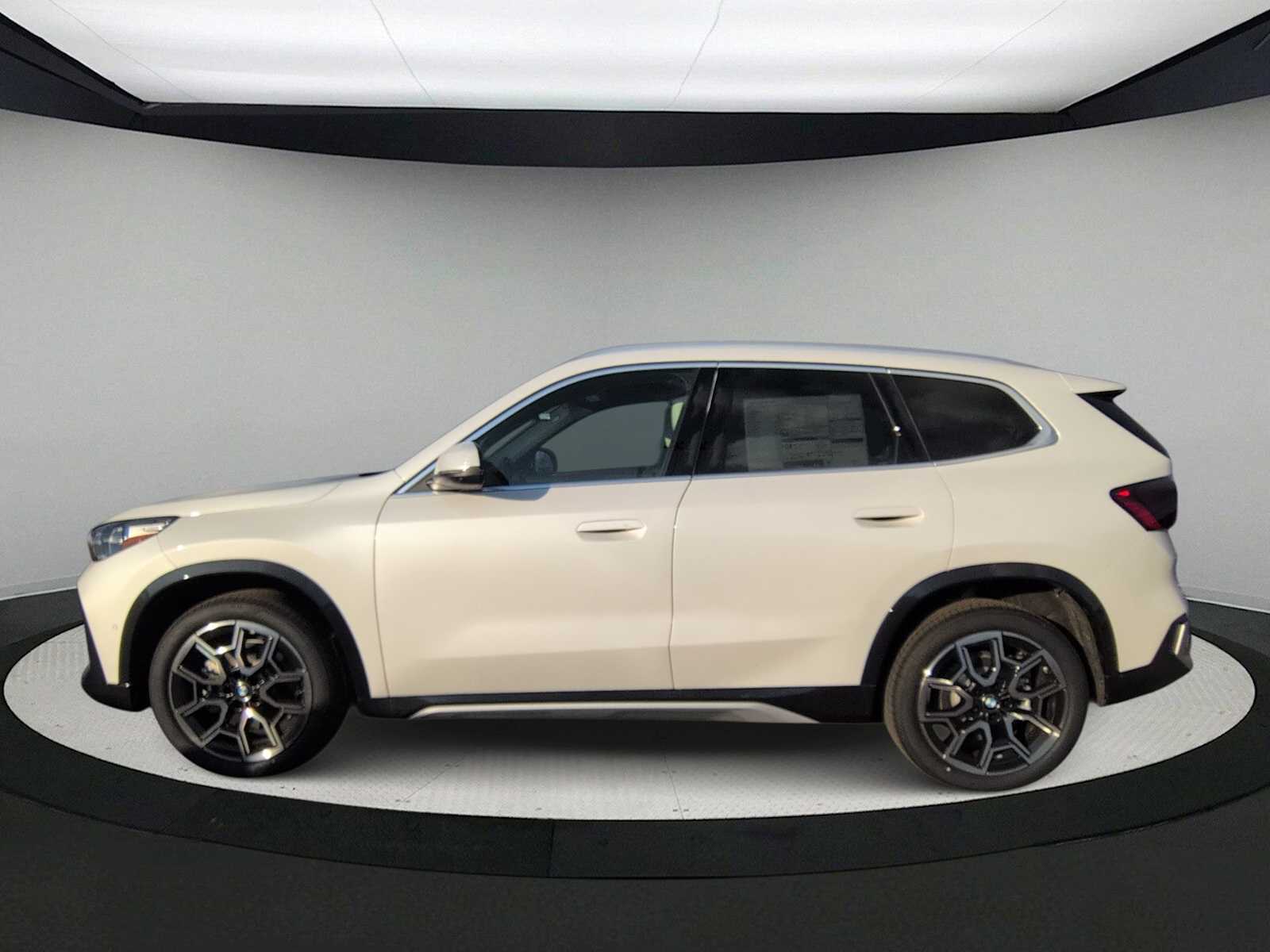 Thumbnail: 2026 BMW X1 - 5