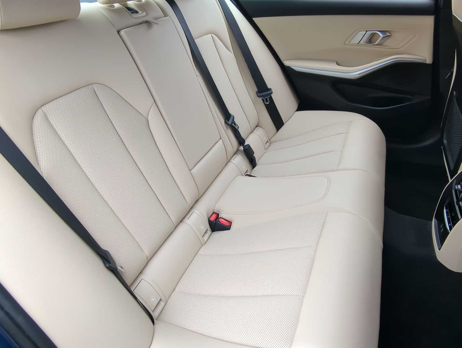 Thumbnail: 2023 BMW 3 Series - 21