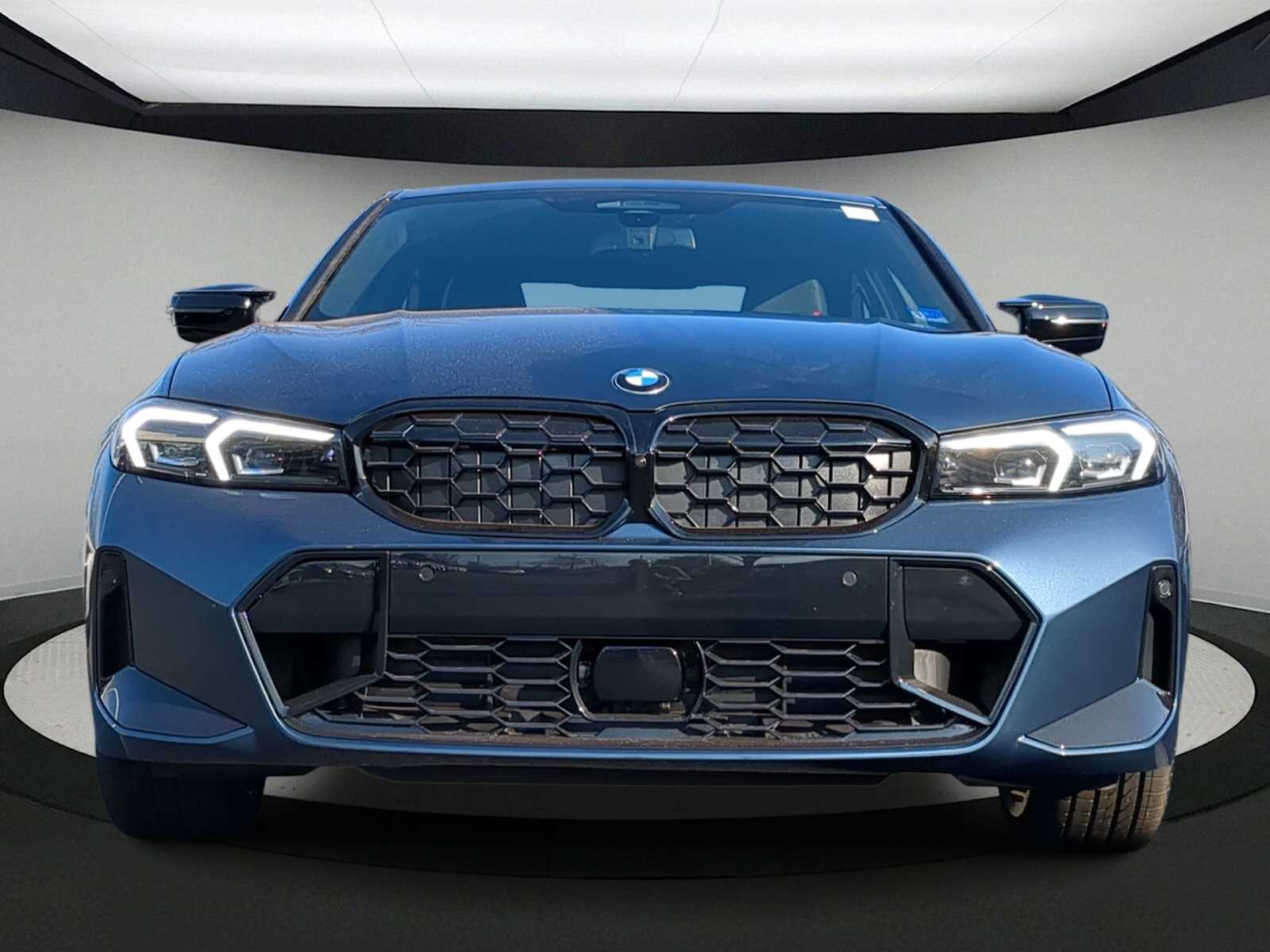 Thumbnail: 2026 BMW 3 Series - 3