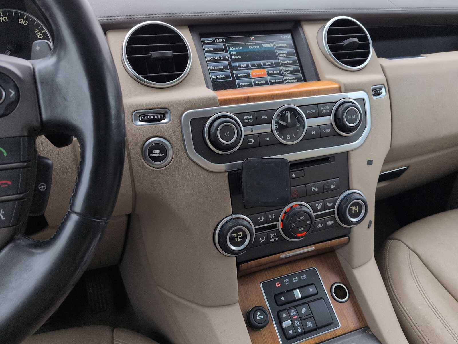 Thumbnail: 2014 Land Rover LR4 - 30