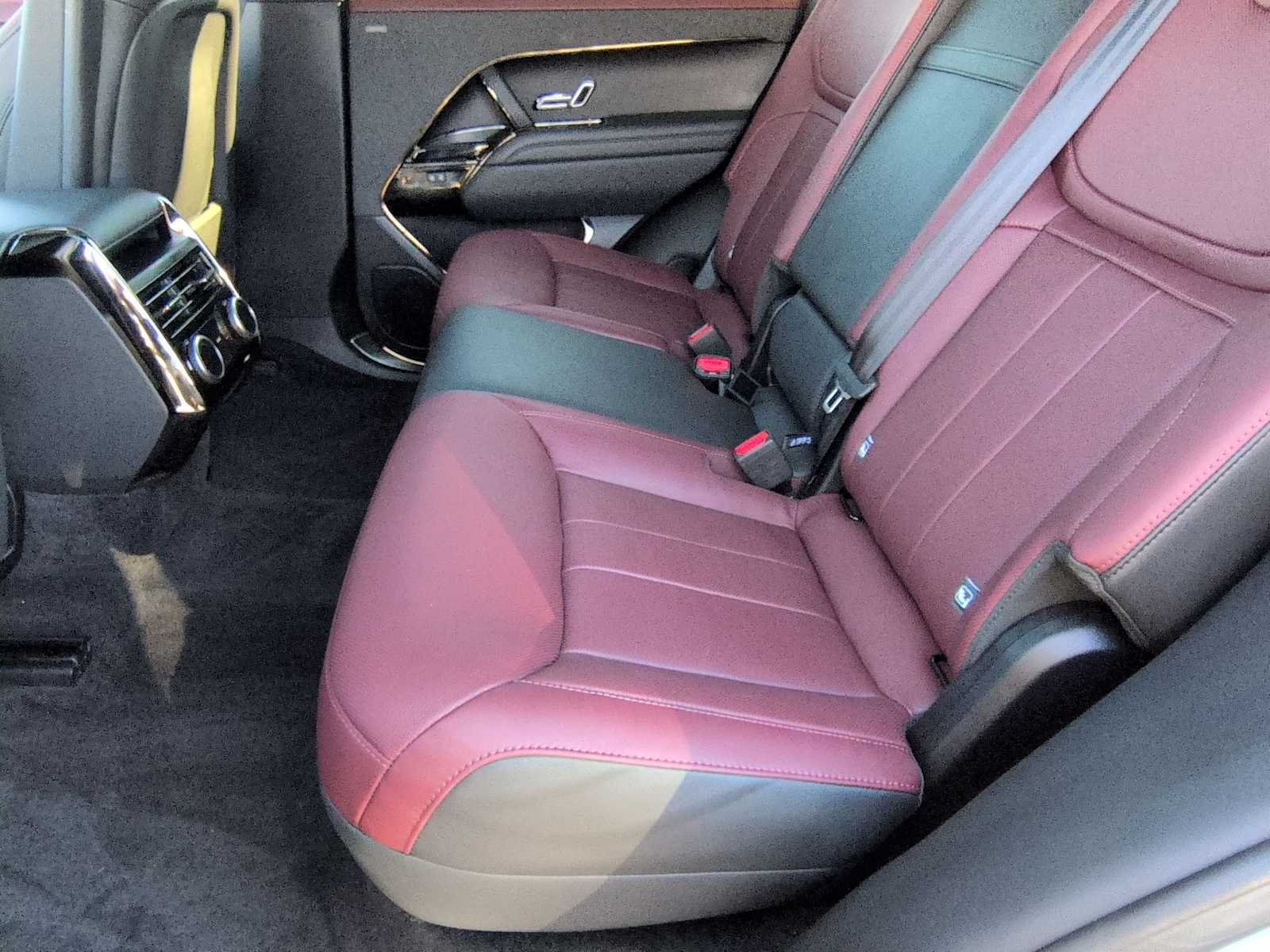 Thumbnail: 2025 Land Rover Range Rover Sport - 21