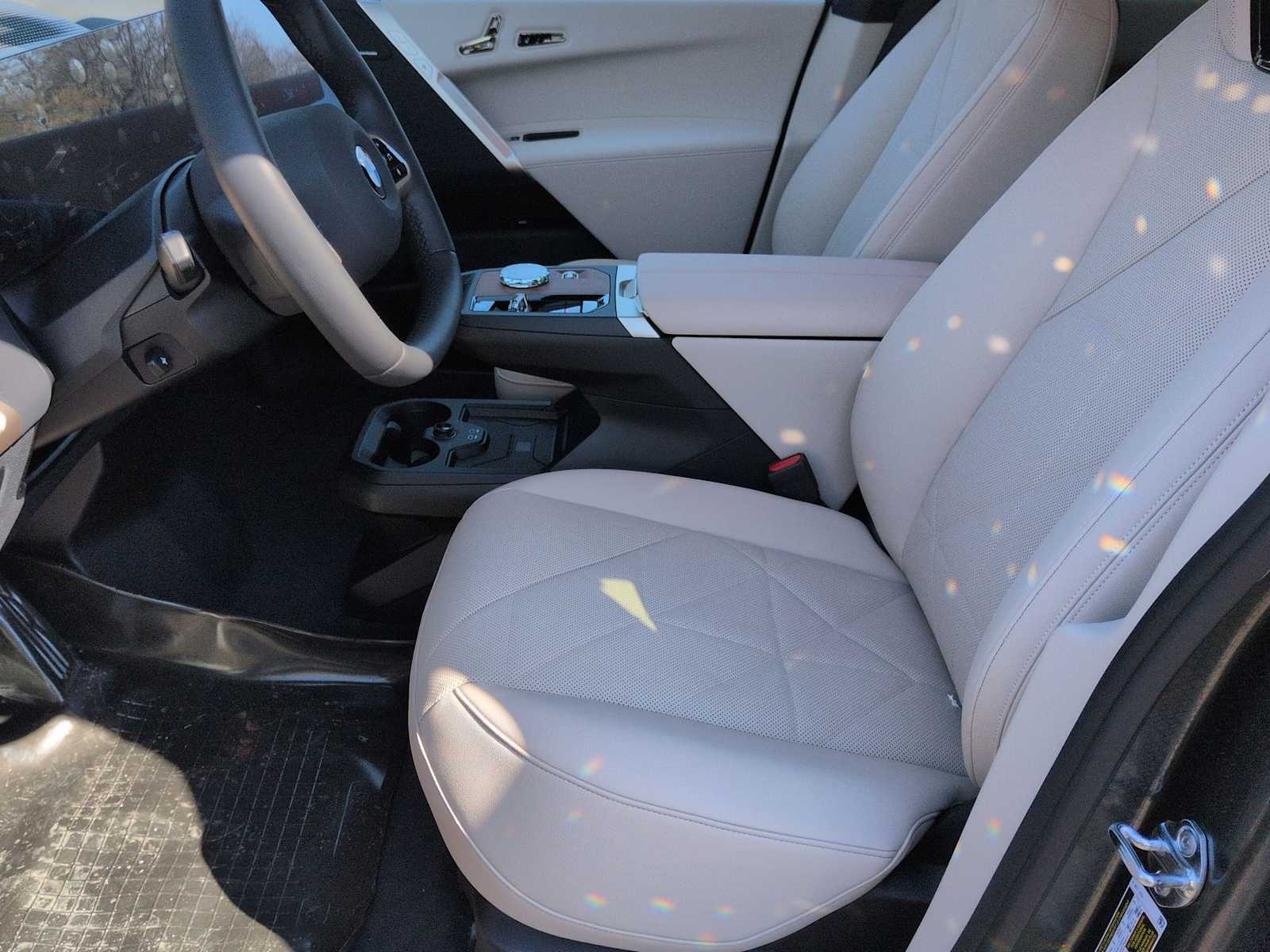 Thumbnail: 2026 BMW iX - 16