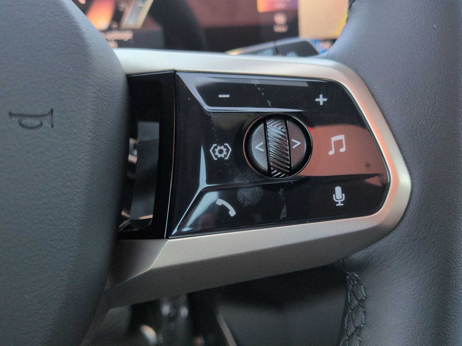 Thumbnail: 2026 BMW iX - 26