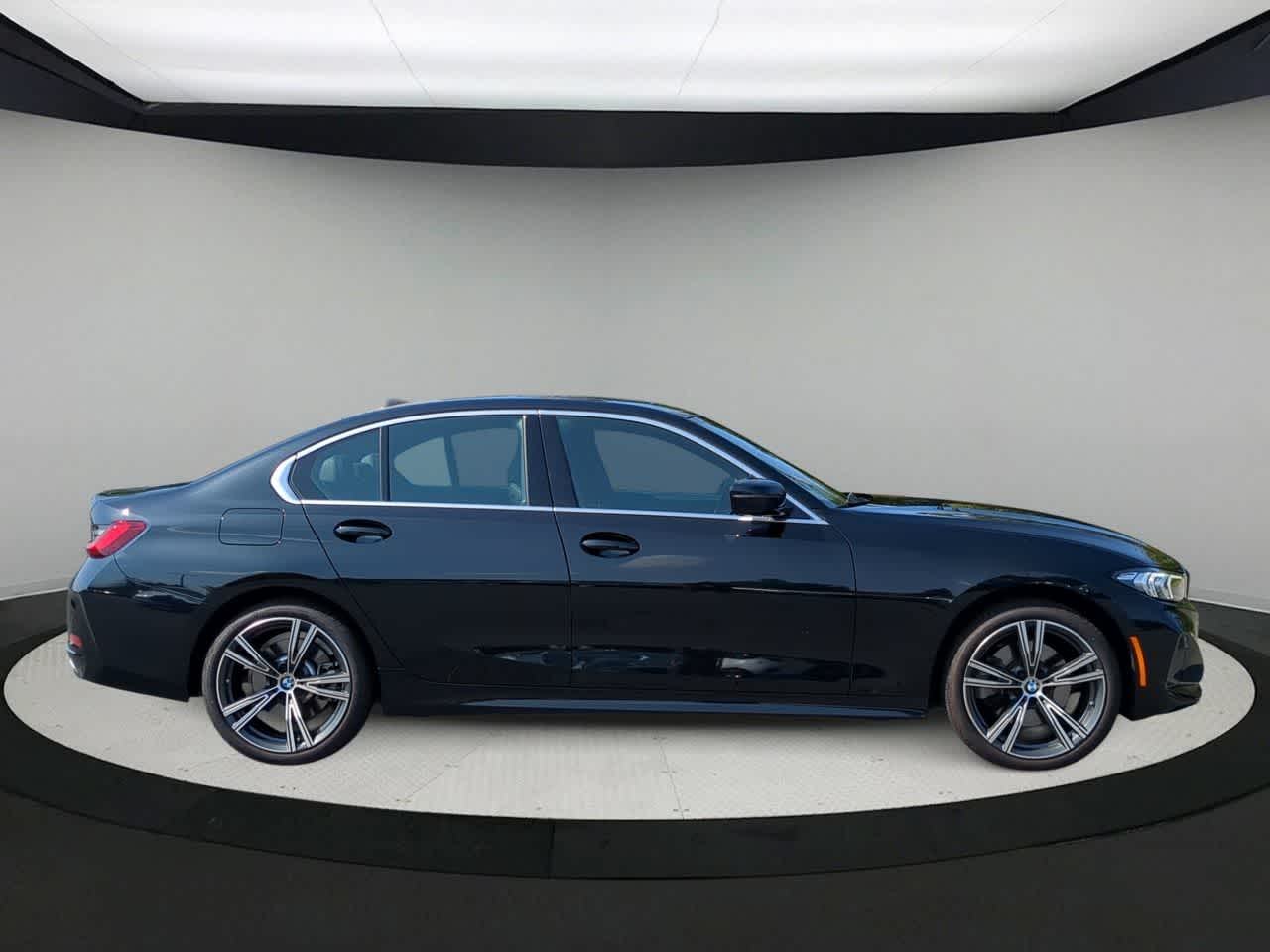 Thumbnail: 2024 BMW 3 Series - 9