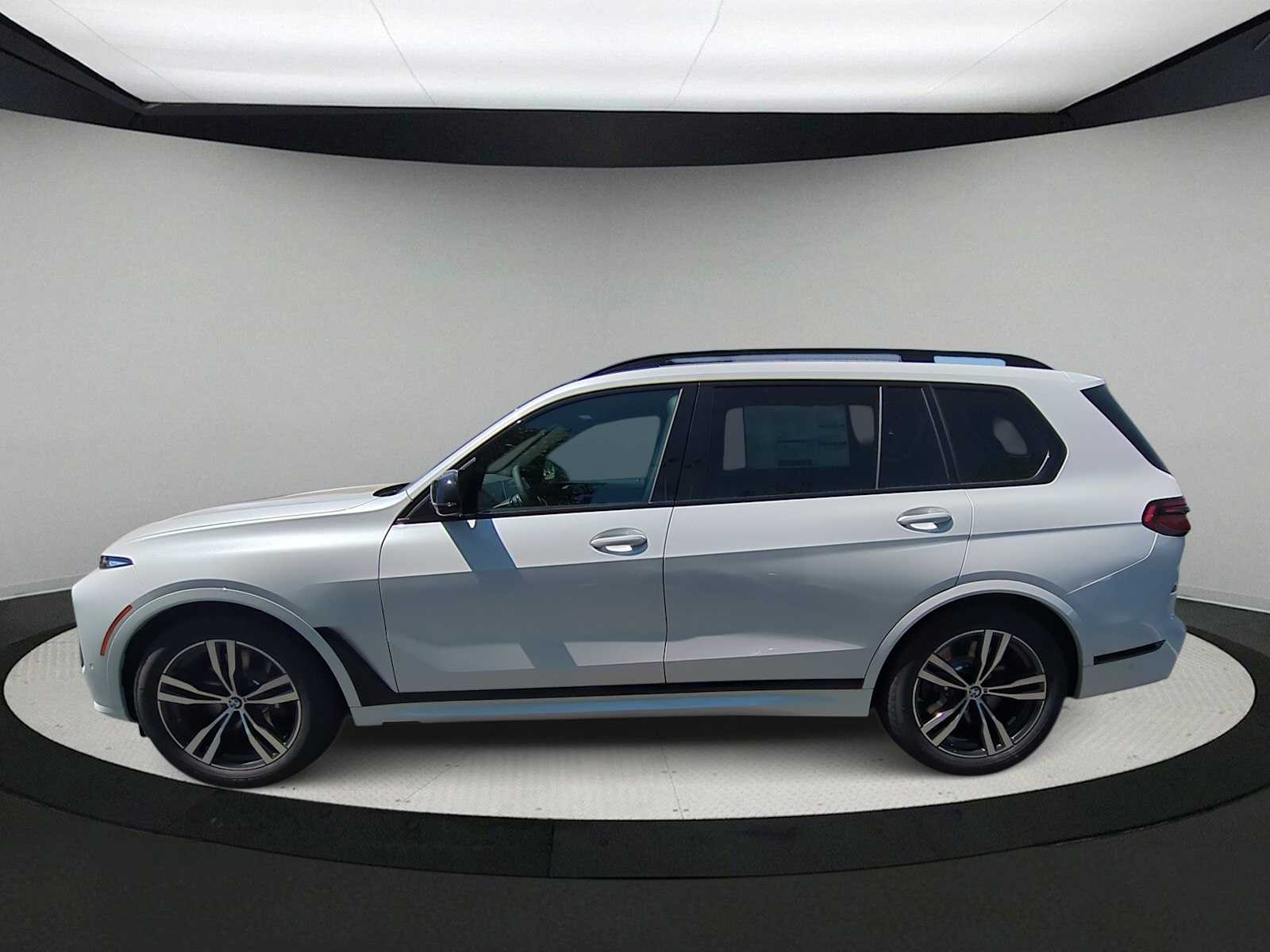Thumbnail: 2026 BMW X7 - 5