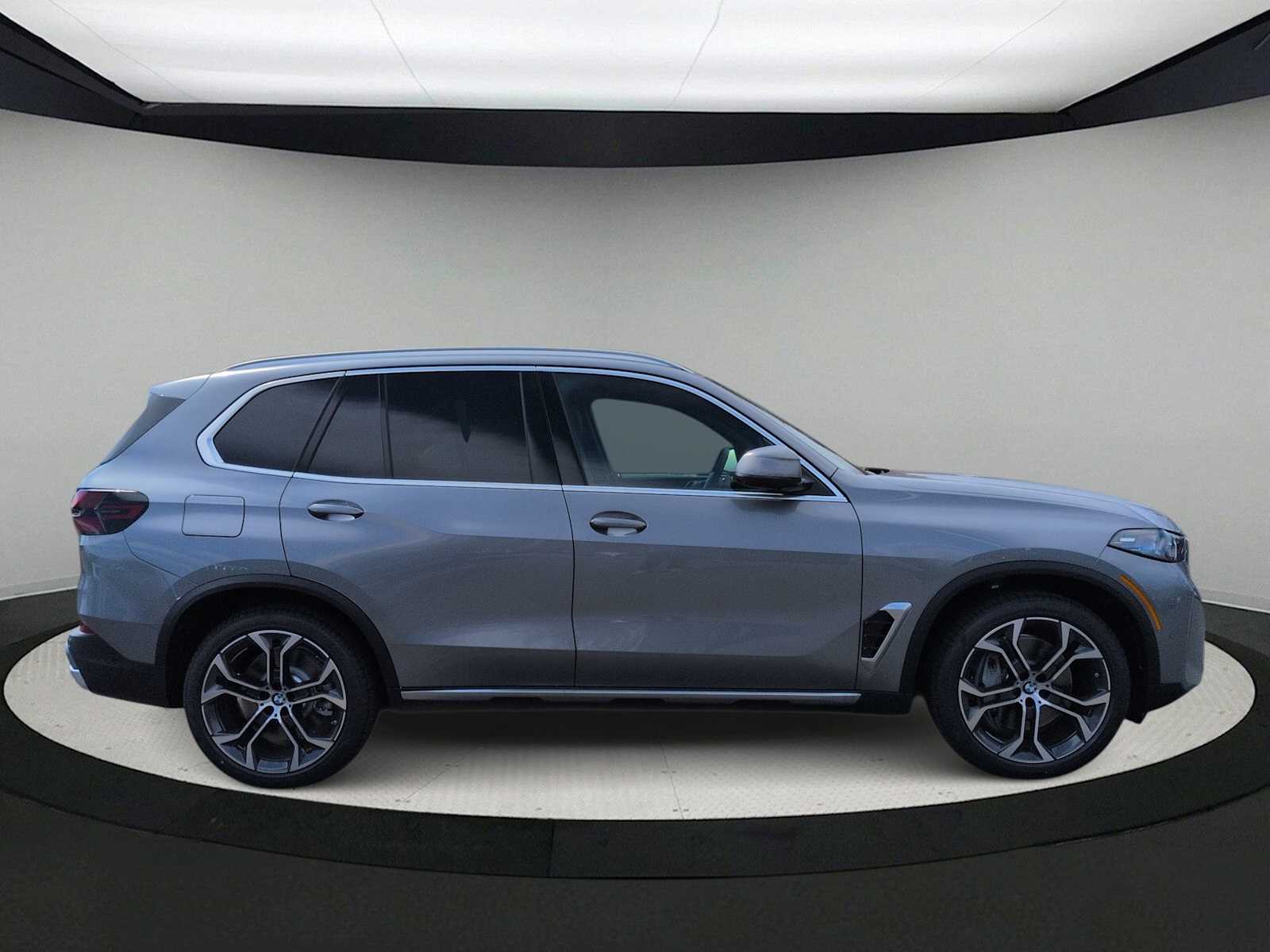 Thumbnail: 2026 BMW X5 - 9