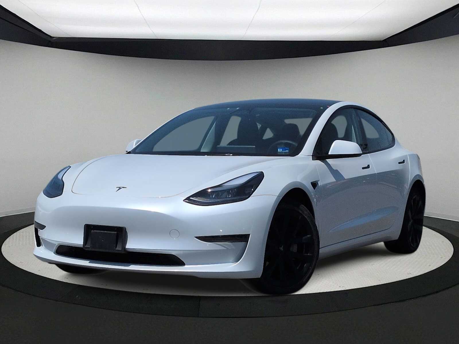 Thumbnail: 2023 Tesla Model 3 - 1