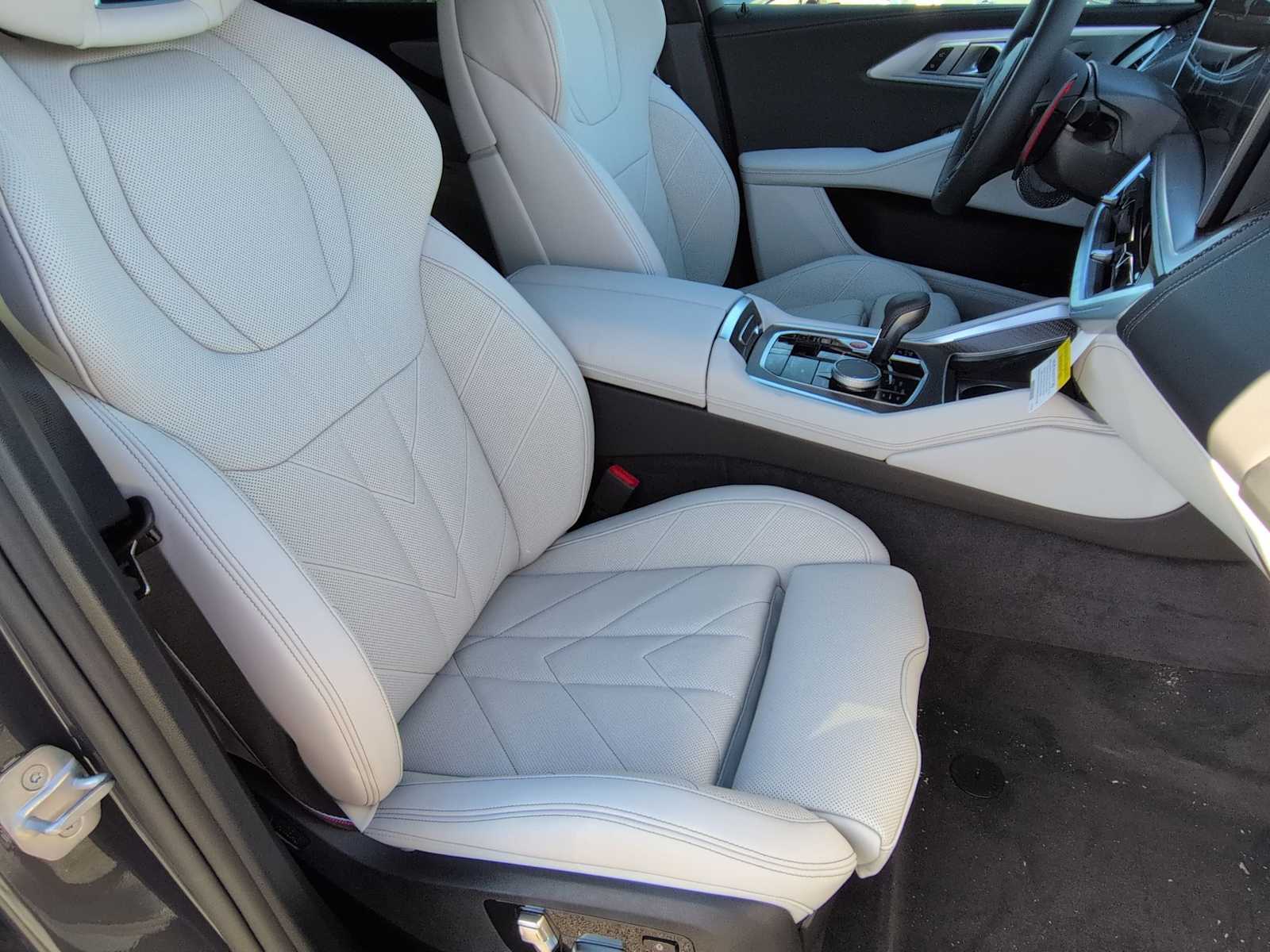 Thumbnail: 2026 BMW XM - 22