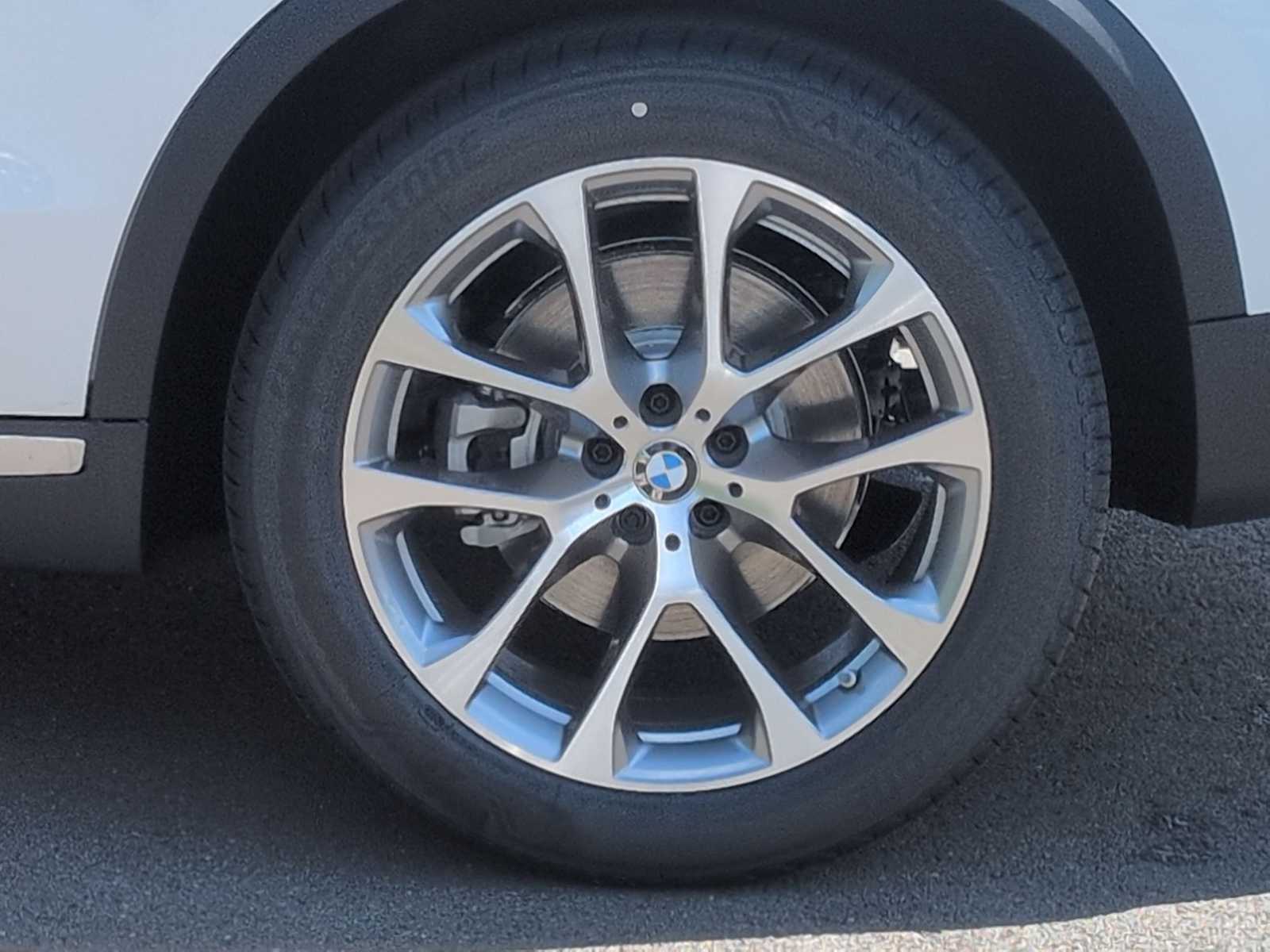 Thumbnail: 2026 BMW X5 - 14