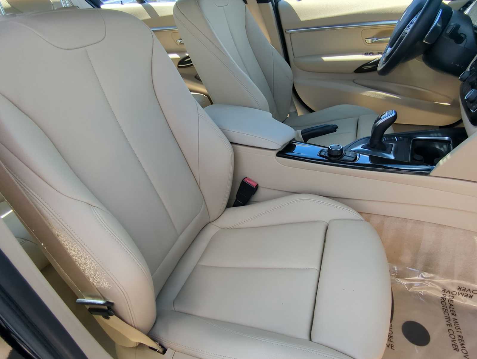 Thumbnail: 2016 BMW 3 Series - 23