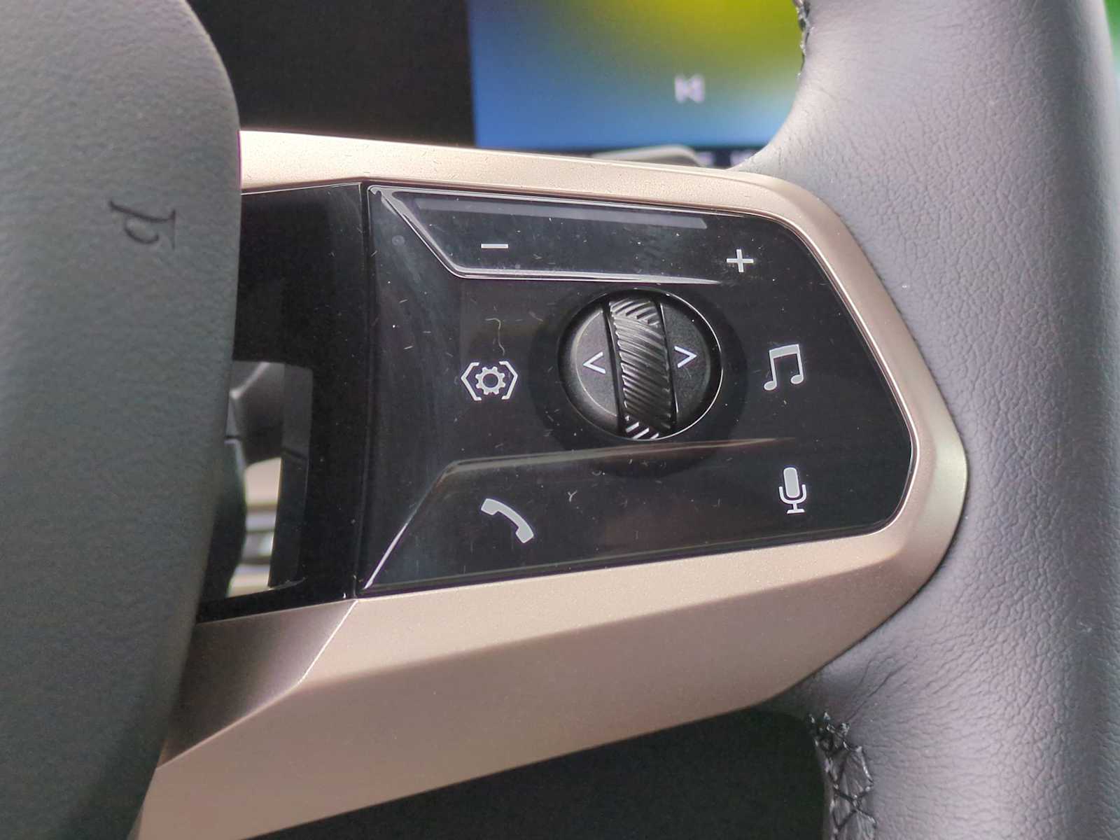 Thumbnail: 2025 BMW iX - 25