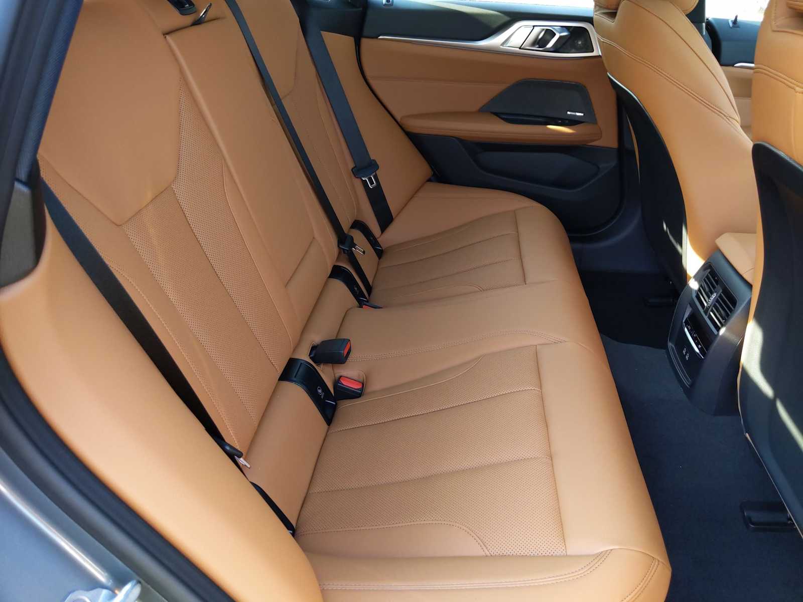 Thumbnail: 2025 BMW i4 - 21