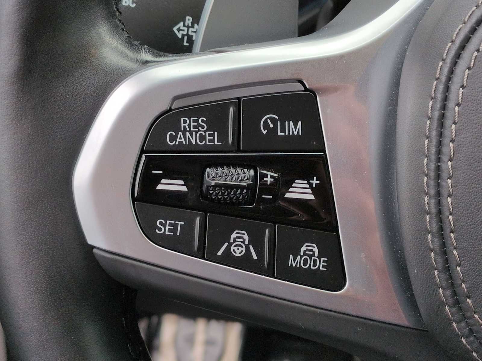 Thumbnail: 2022 BMW X7 - 25