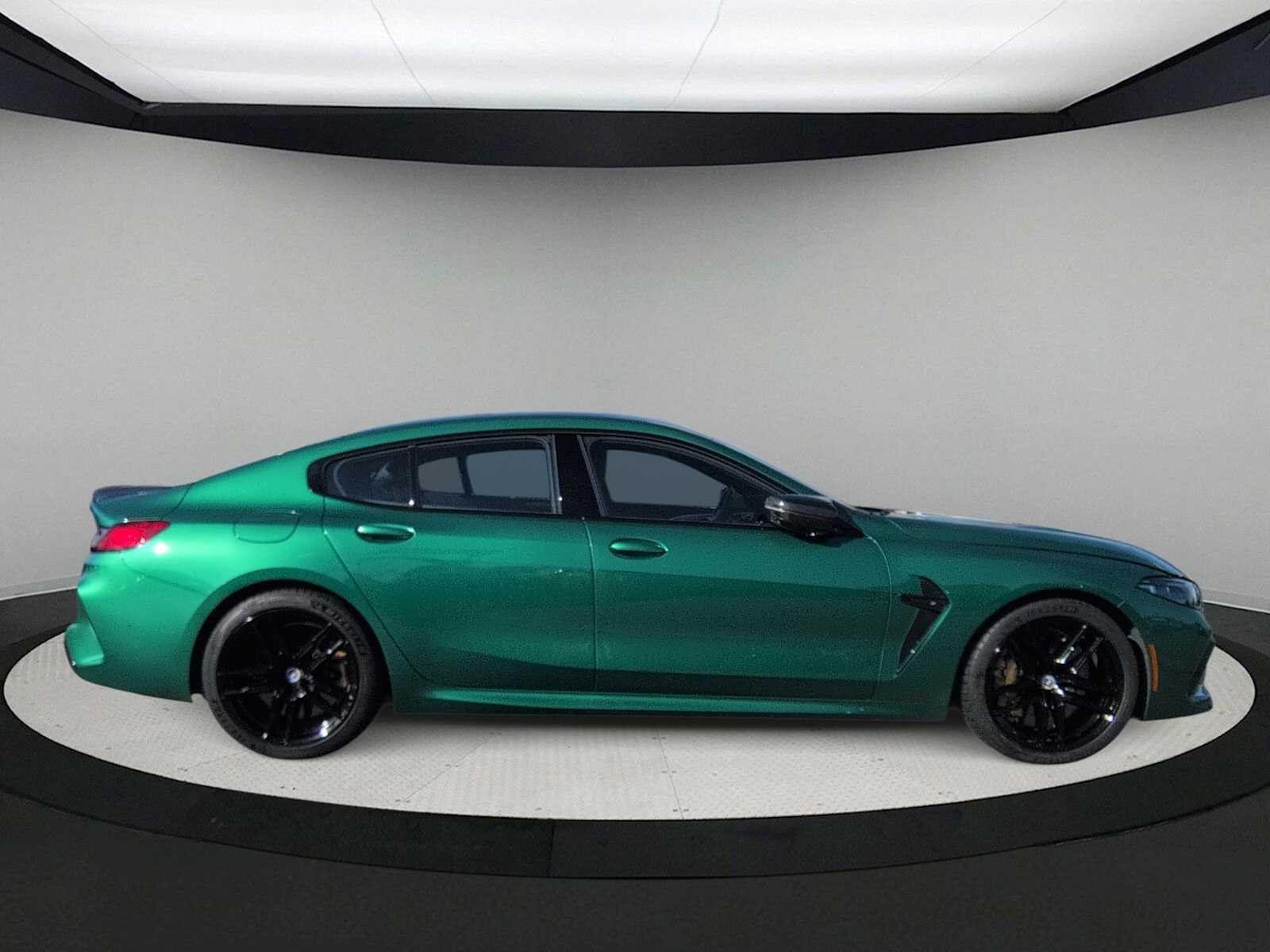 Thumbnail: 2023 BMW M8 - 9