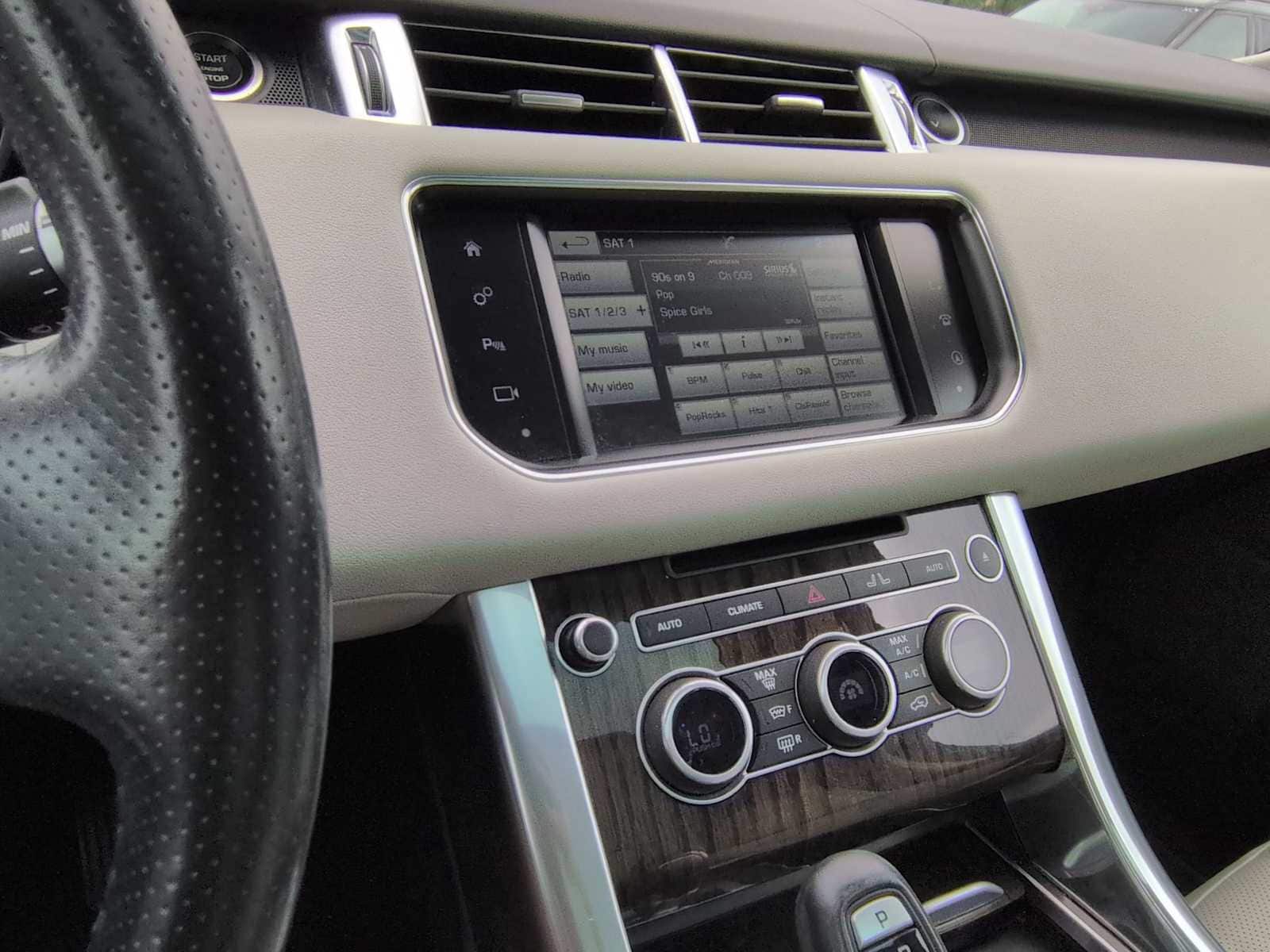 Thumbnail: 2016 Land Rover Range Rover Sport - 30
