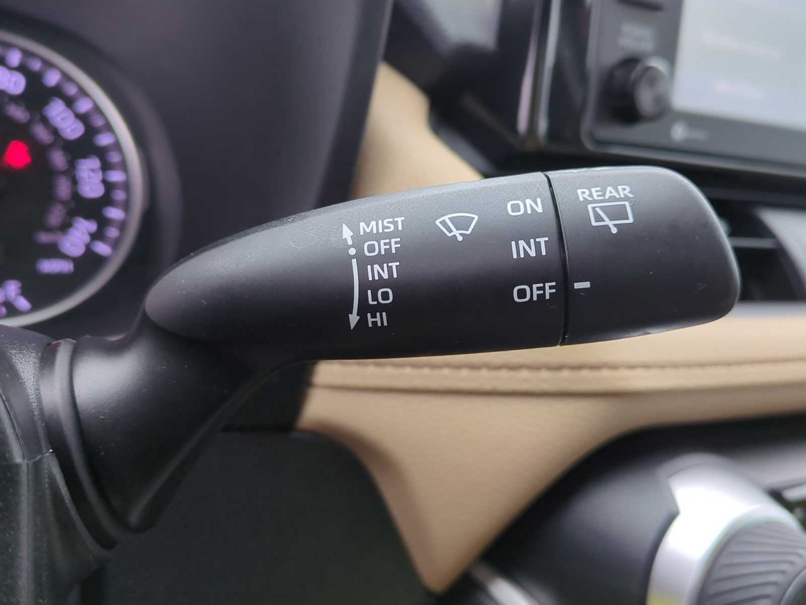 Thumbnail: 2022 Toyota RAV4 - 22