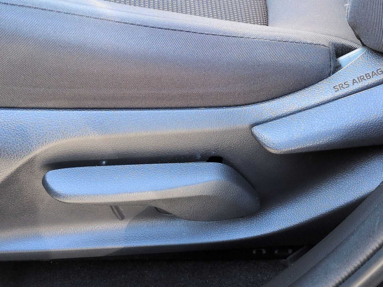 Thumbnail: 2021 Toyota RAV4 - 17