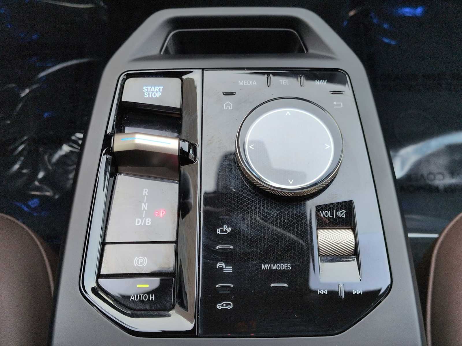 Thumbnail: 2025 BMW iX - 34