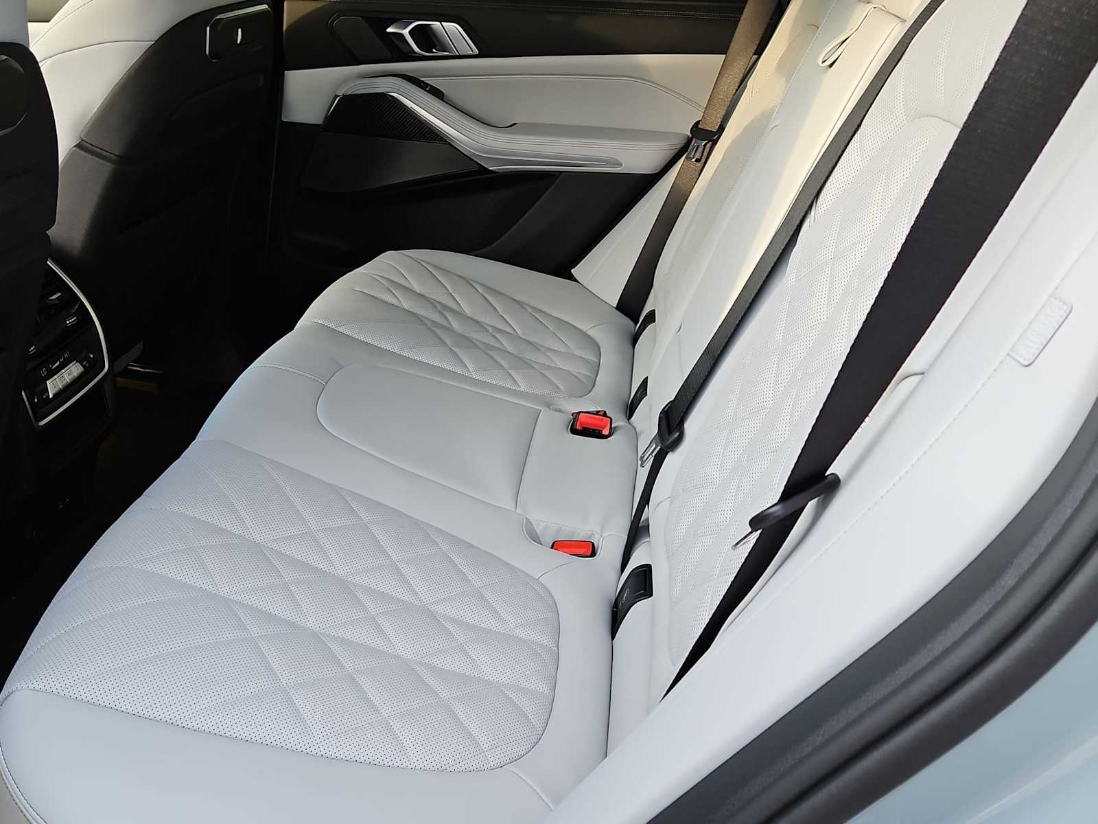 Thumbnail: 2026 BMW X5 - 17