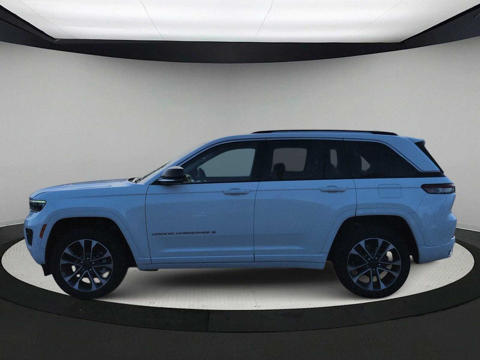 Thumbnail: 2023 Jeep Grand Cherokee - 5