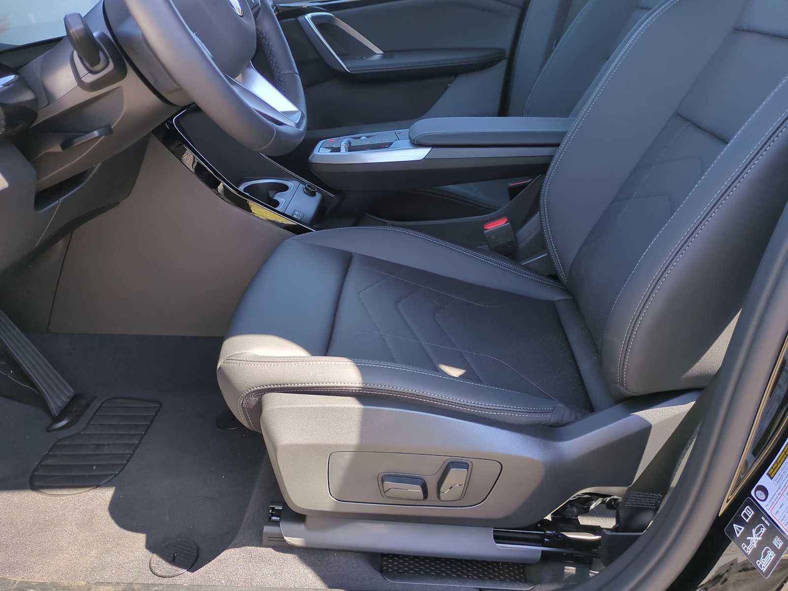 Thumbnail: 2025 BMW X2 - 16