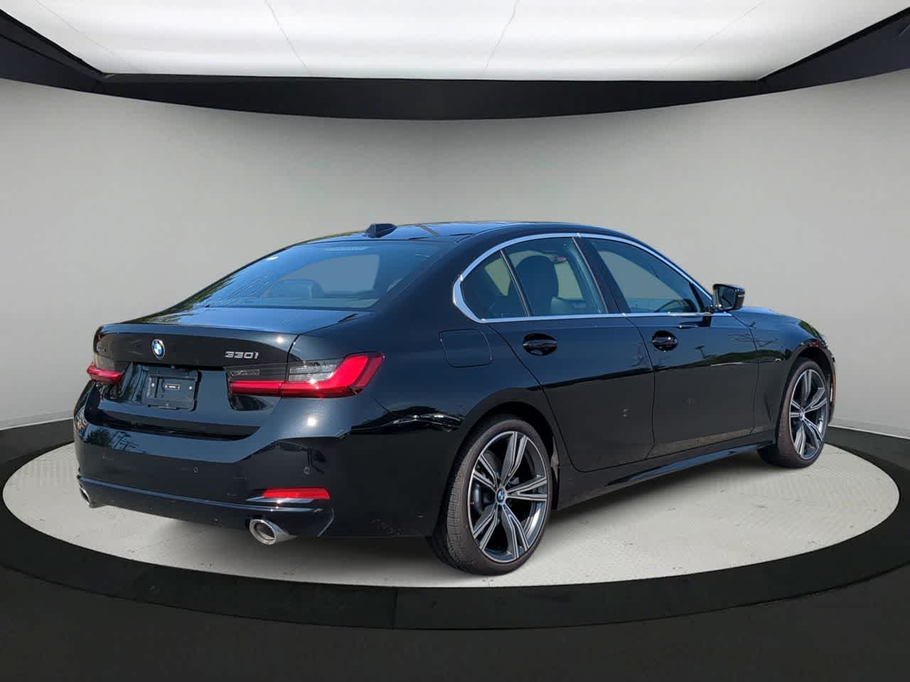 Thumbnail: 2024 BMW 3 Series - 8