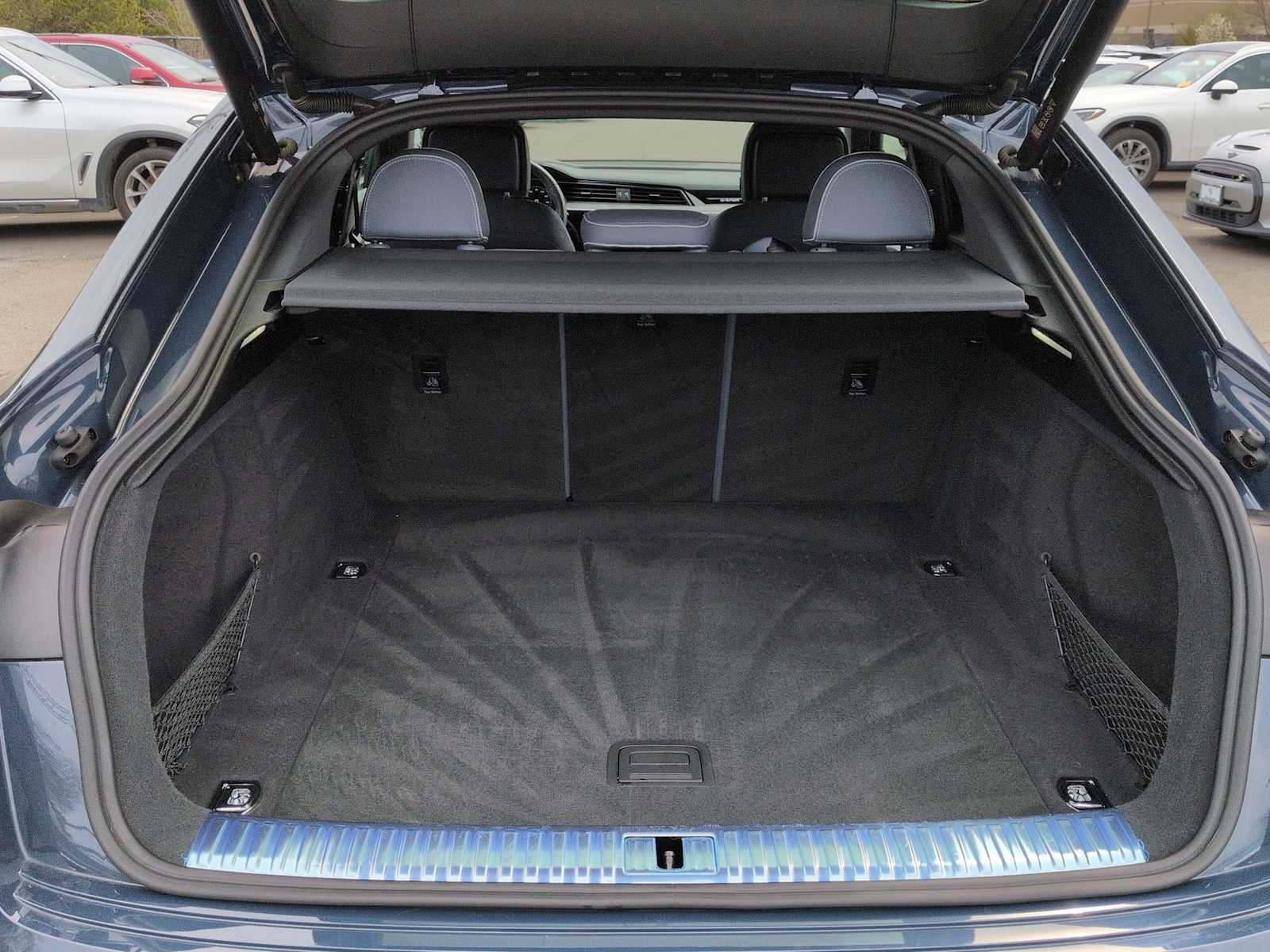 Thumbnail: 2023 Audi e-tron S - 35