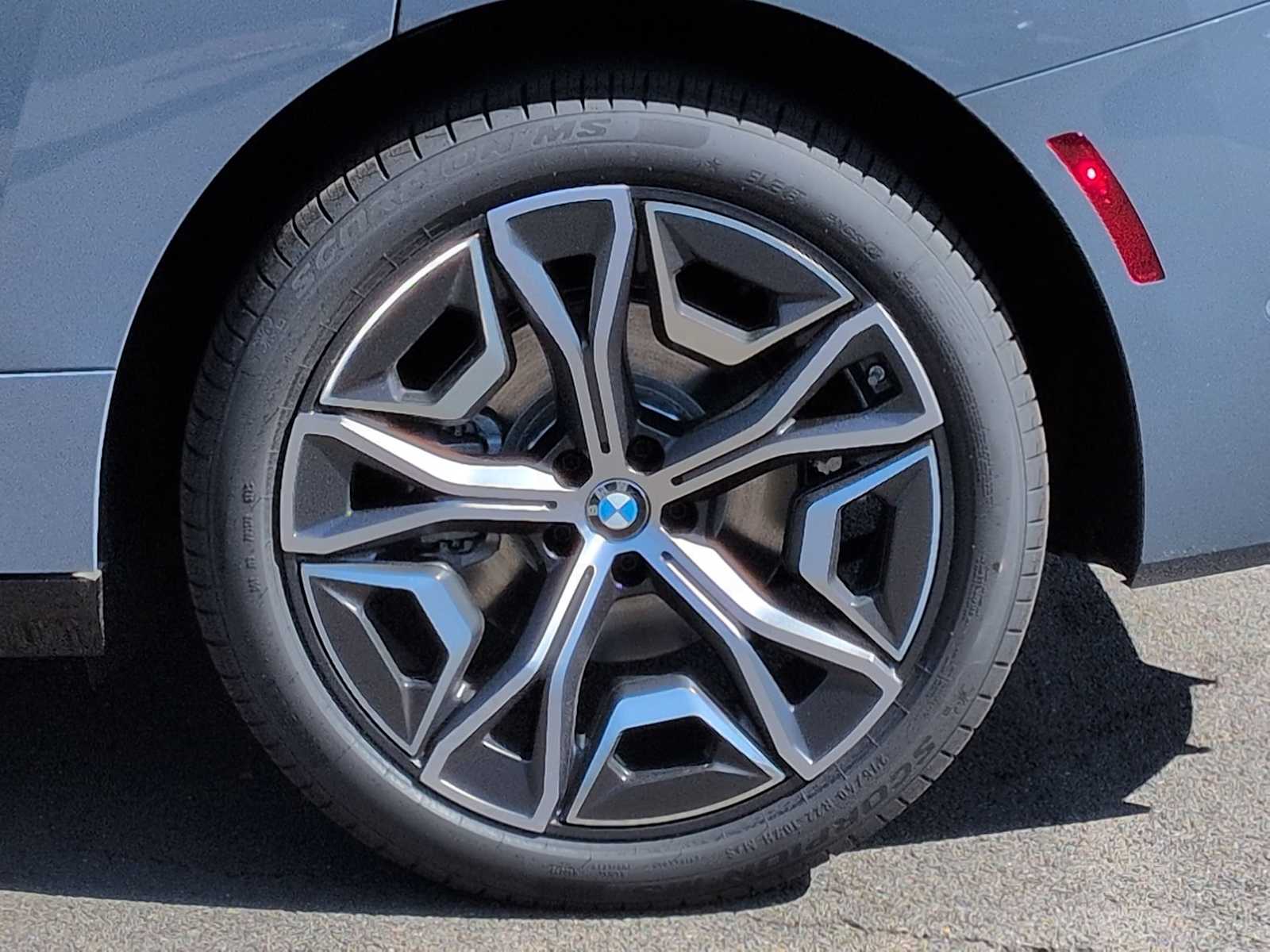 Thumbnail: 2026 BMW iX - 14