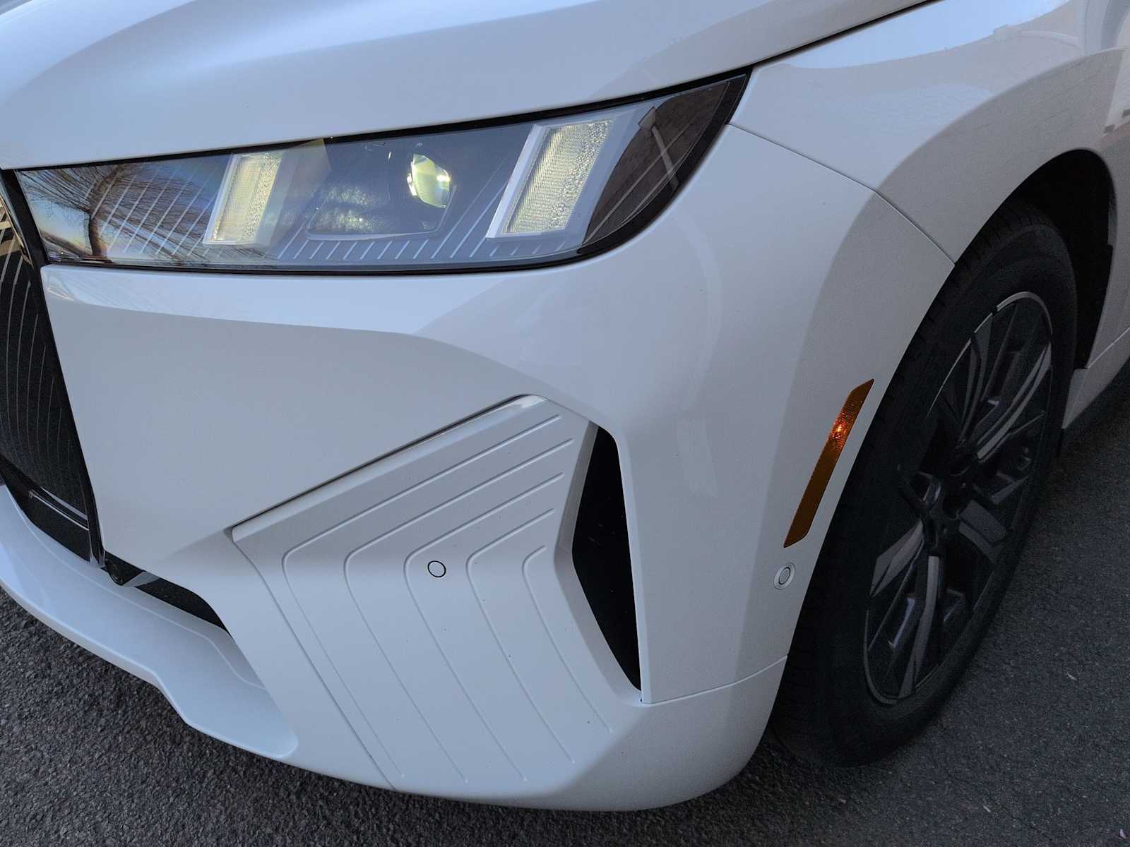 Thumbnail: 2026 BMW iX - 11